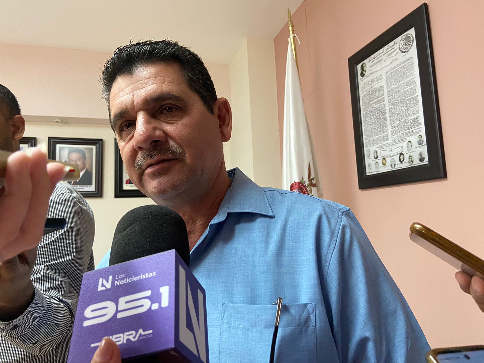 Alcalde de Salvador Alvarado, Armando Camacho (Lucy Luna).