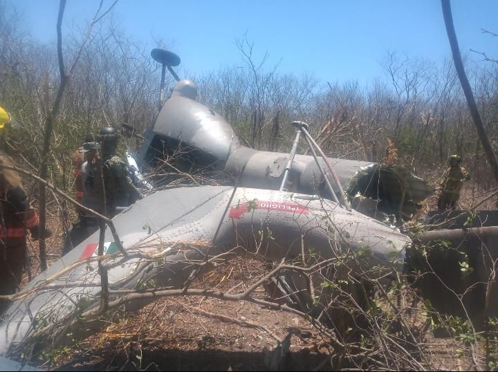 Cae helicóptero de la Marina en Mazatlán