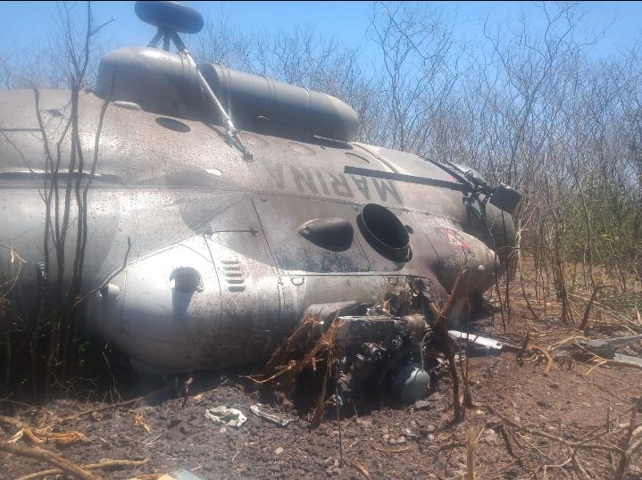 Cae helicóptero de la Marina en Mazatlán