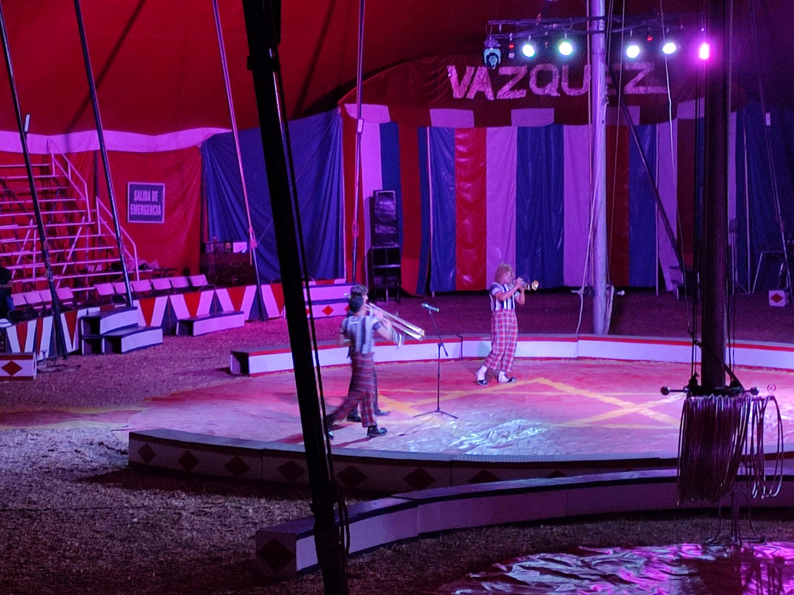 Circo Vázquez Hermanos en Mazatlán. Foto: Joel Jiménez