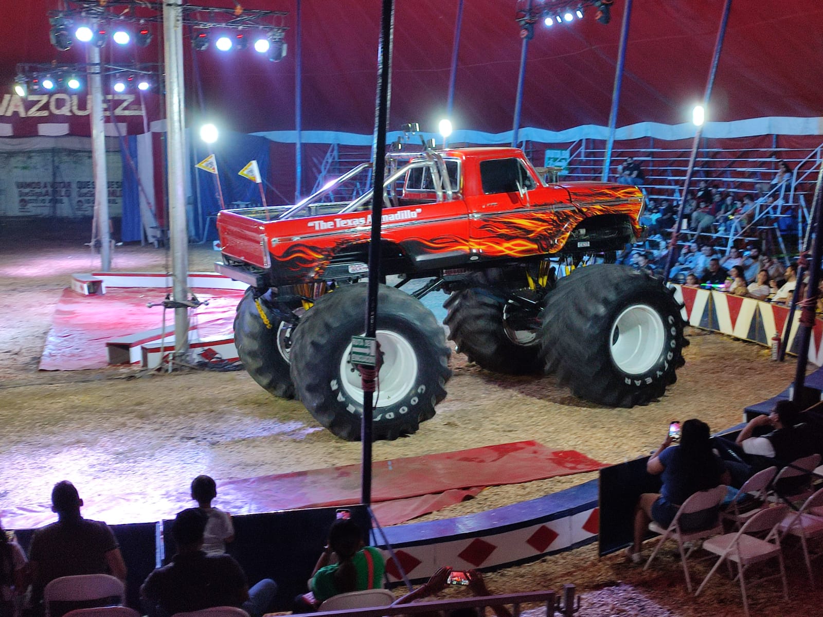 Circo Vázquez Hermanos en Mazatlán. Foto: Joel Jiménez