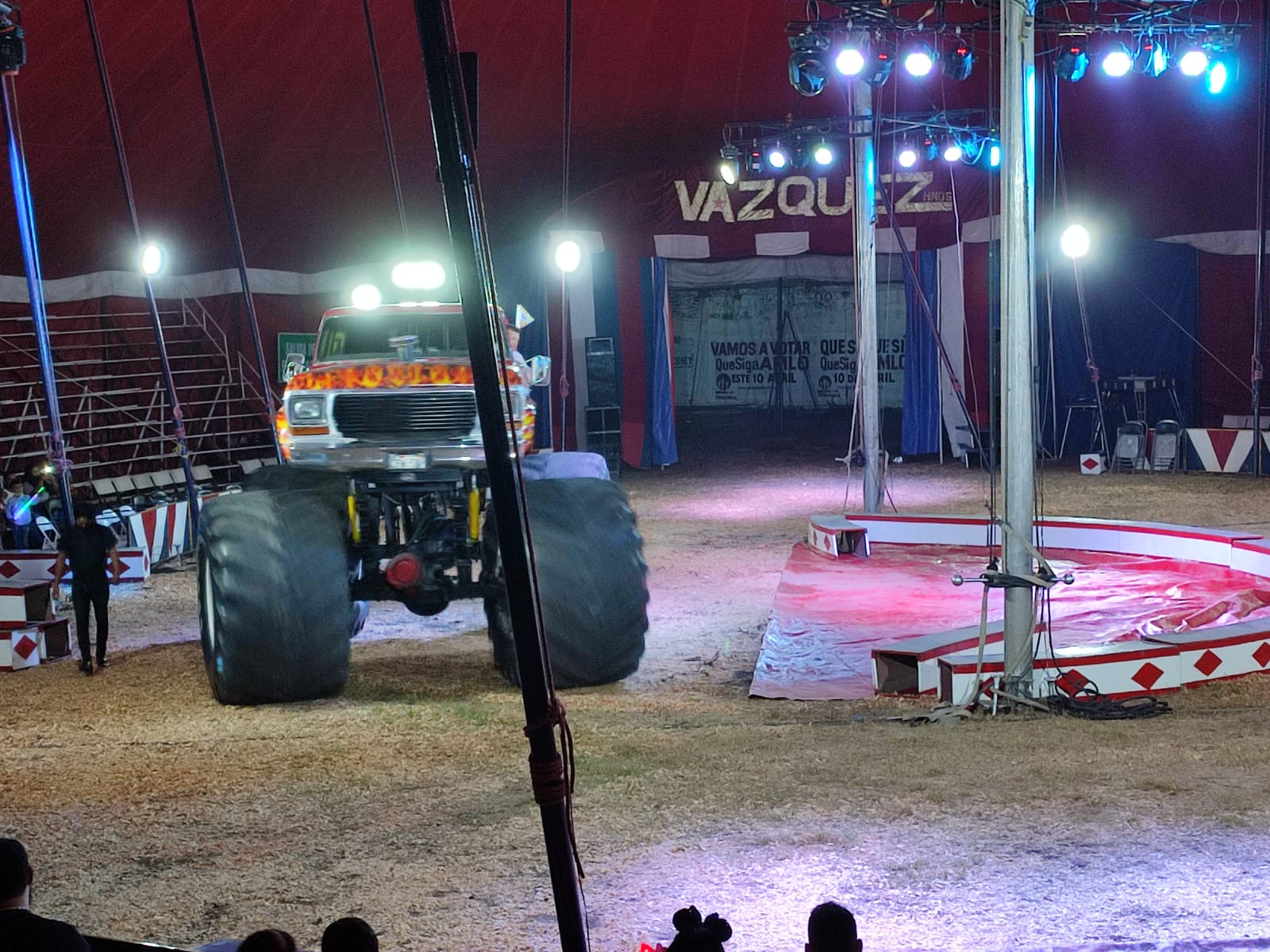 Circo Vázquez Hermanos en Mazatlán. Foto: Joel Jiménez