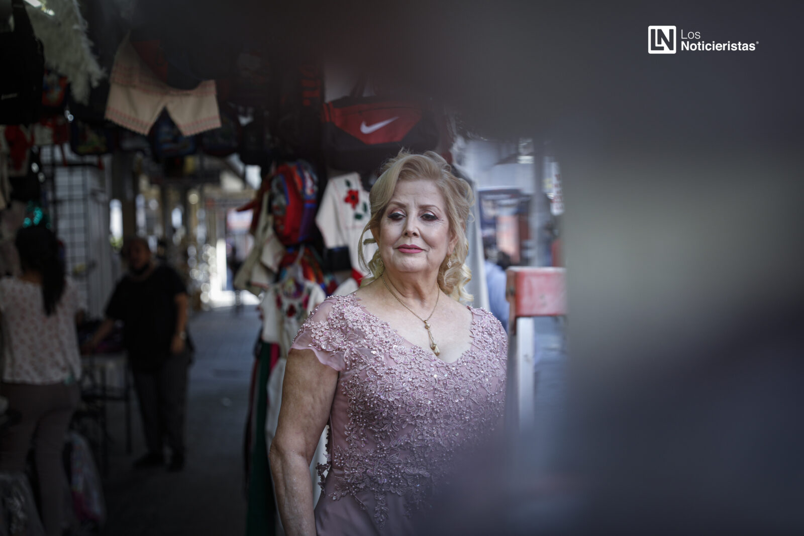 Coronan a ‘la Güera’ de los esquites del Garmendia como reina del Día del Comerciante 2021