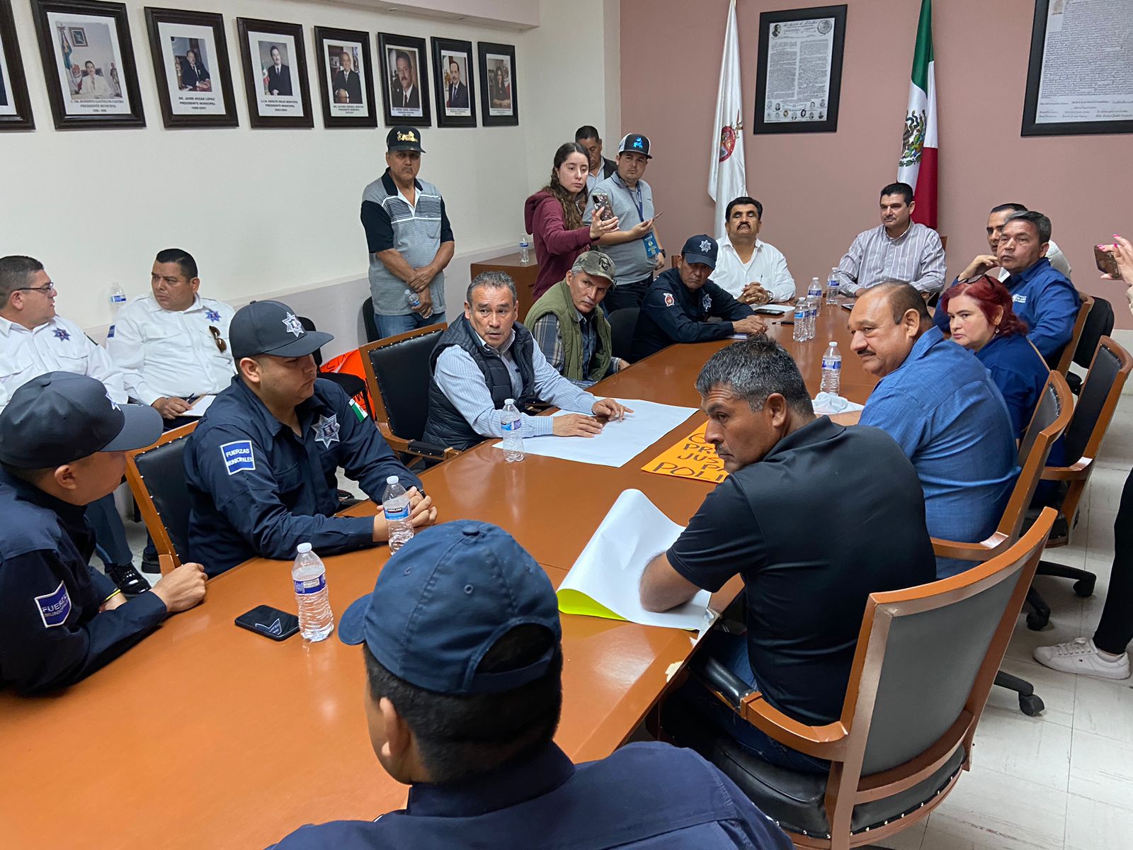 Guamúchil, Salvador Alvarado, Sinaloa, policías, tránsitos, activos, jubilados, patrullas, uniformes, homologación, salarios,