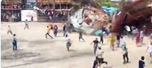 Desplome de palcos en plaza de toros deja al menos cuatro muertos en Colombia (cortesía)