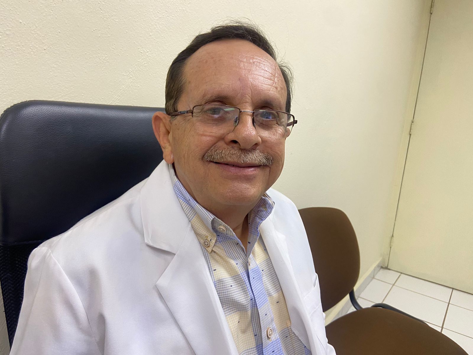 El director del Hospital del IMSS Bienestar en Salvador Alvarado, Gonzalo Camacho (Lucy Luna)