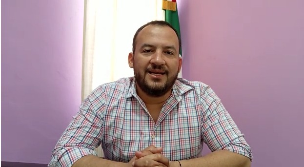 El presidente del Sistema DIF municipal de Escuinapa, Alberto Vázquez Guzmán (captura de pantalla)