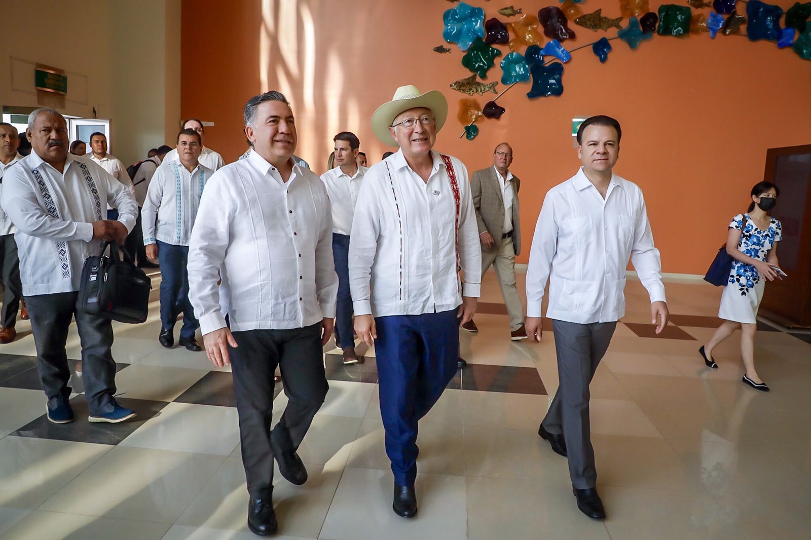 Enrique Inzunza Cázarez y Ken Salazar