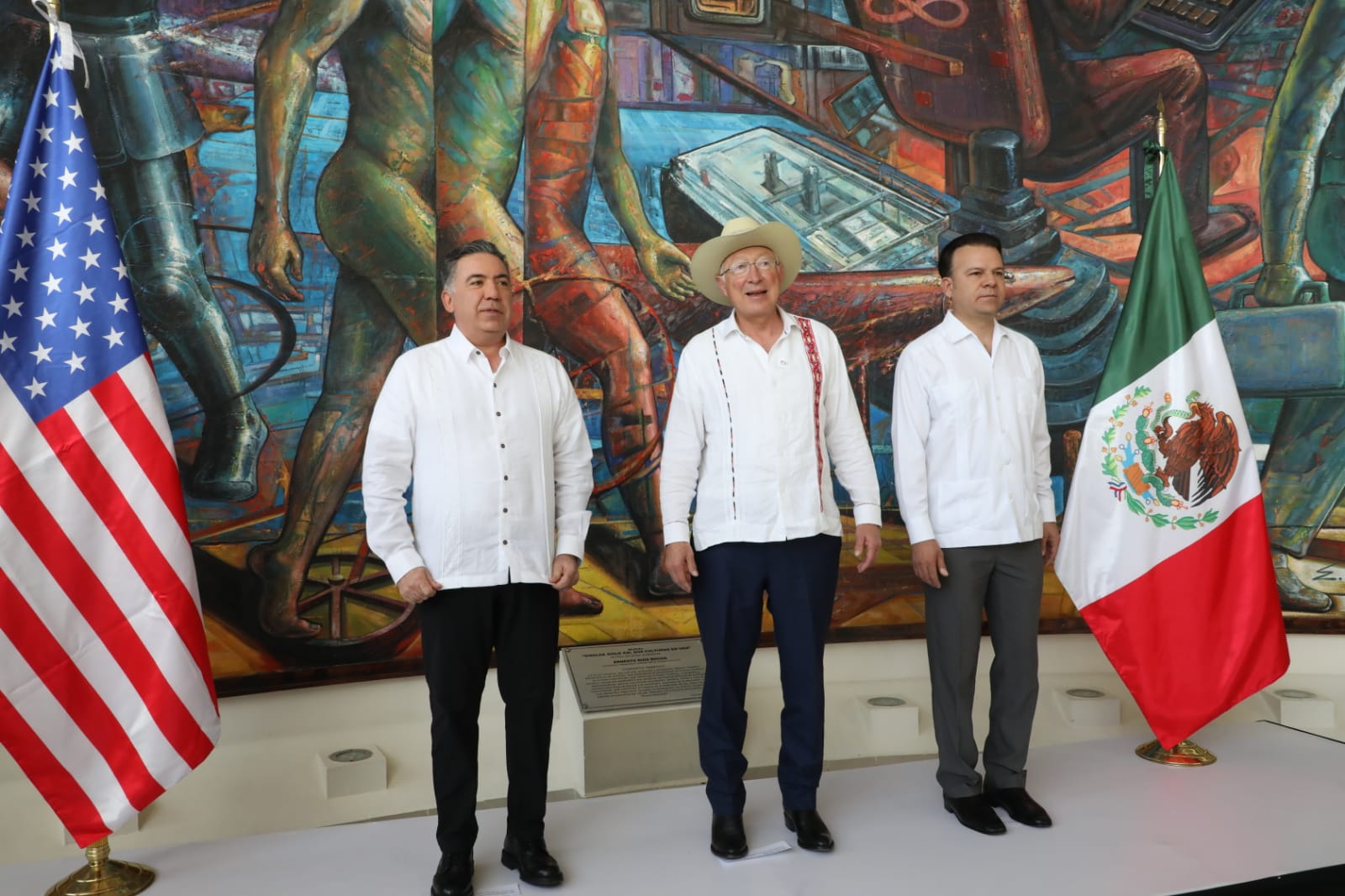 Enrique Inzunza Cázarez y Ken Salazar