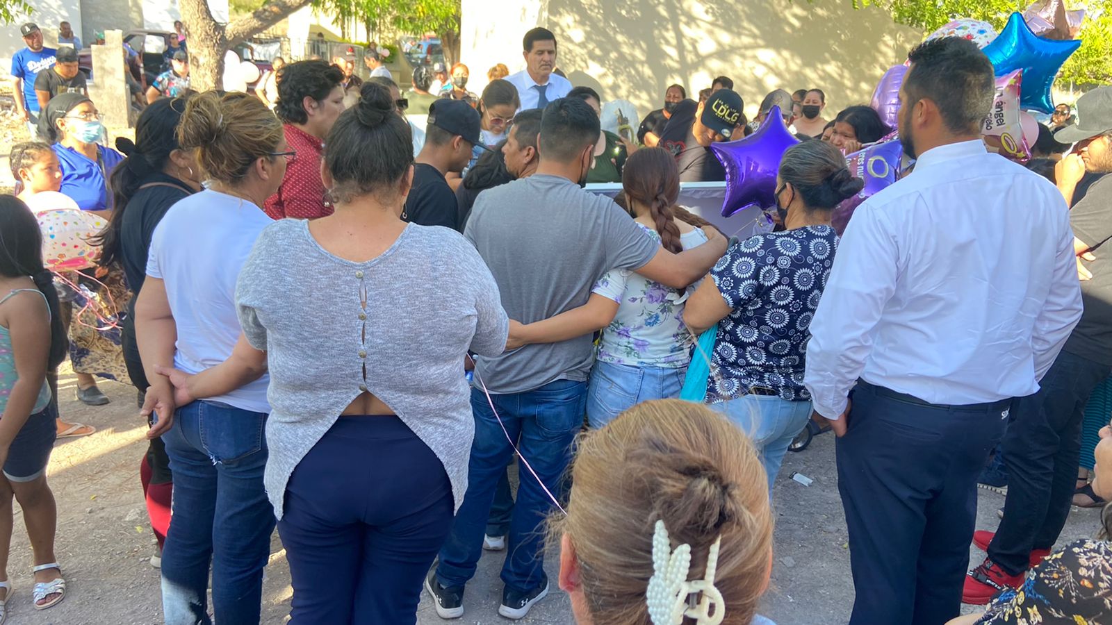 Entre llantos y música de banda despiden a la pequeña Heydi, menor atropellada en Bellavista