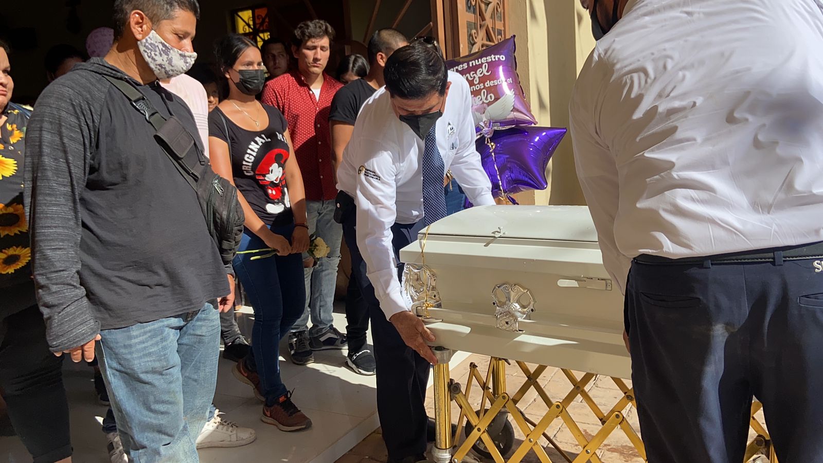 Entre llantos y música de banda despiden a la pequeña Heydi, menor atropellada en Bellavista