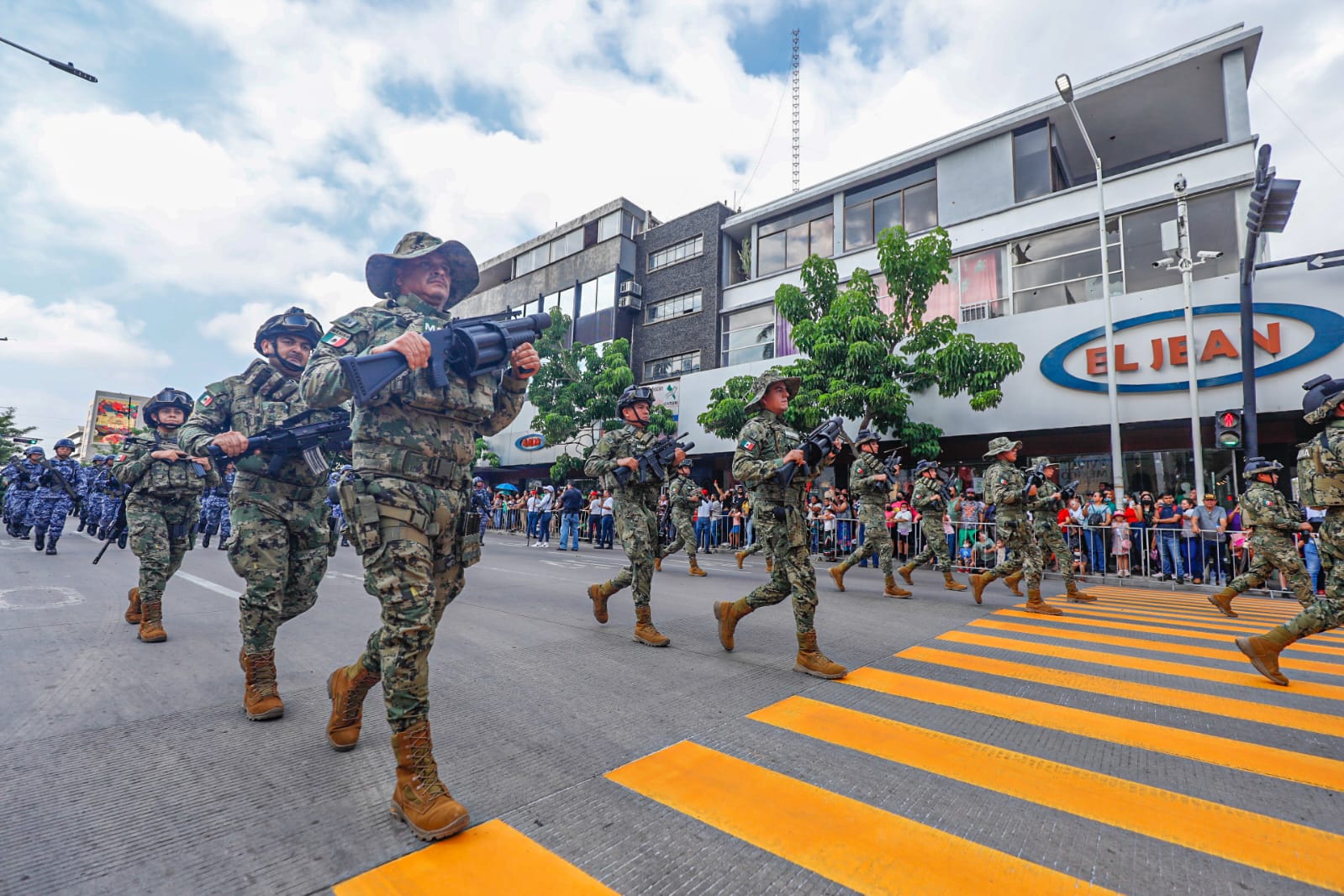 Gran desfile del Día de la Independencia en Culiacán. Foto: José Betanzos