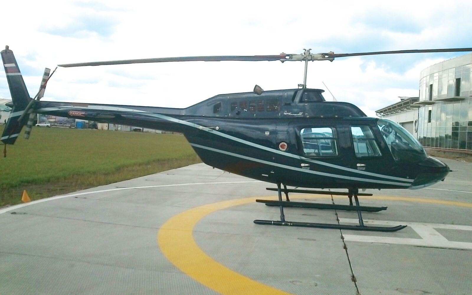 Helicóptero Bell 206. Foto de Ilustración