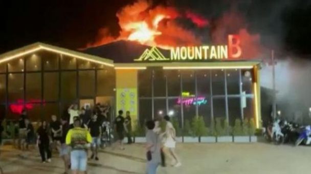 Incendio en centro nocturno de Tailandia. Foto: Cortesía