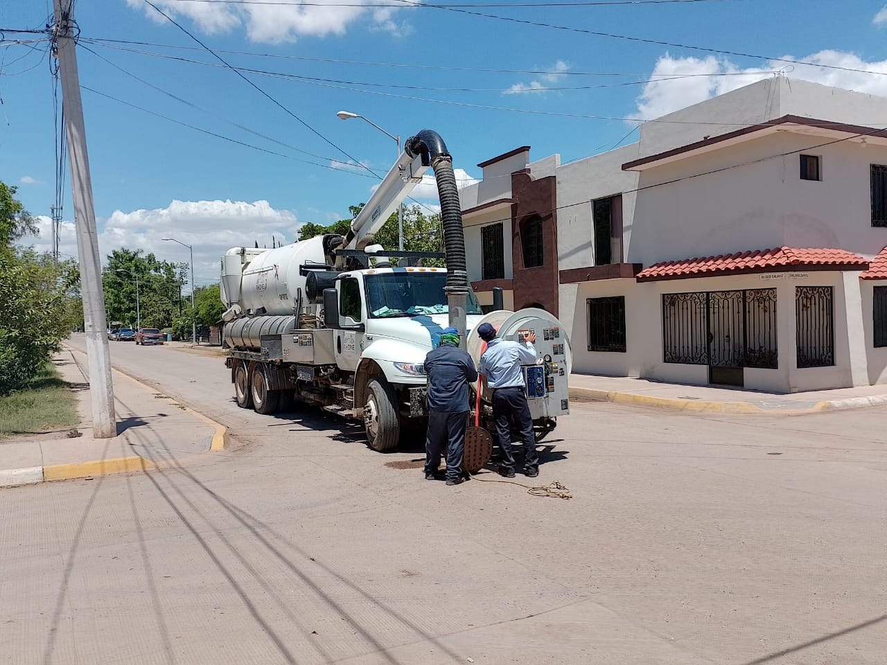 Japama brinda mantenimiento a subcolectores del ejido 9 de Diciembre