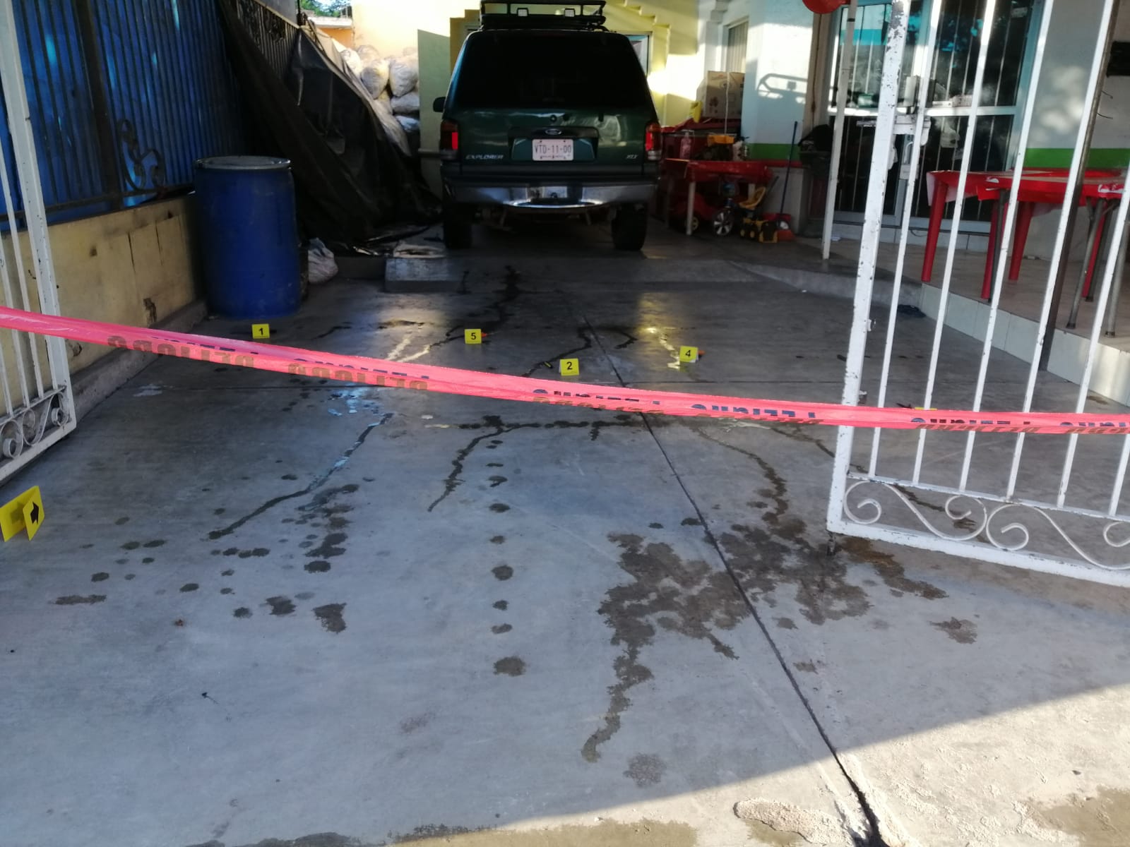Local de pollos en Villa de Ahome, donde fue ejecutado un hombre. Foto: Fidel Hernández