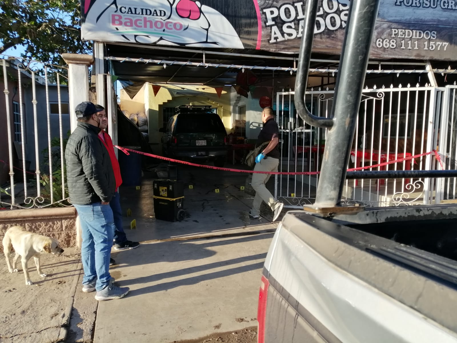 Local de pollos en Villa de Ahome, donde fue ejecutado un hombre. Foto: Fidel Hernández