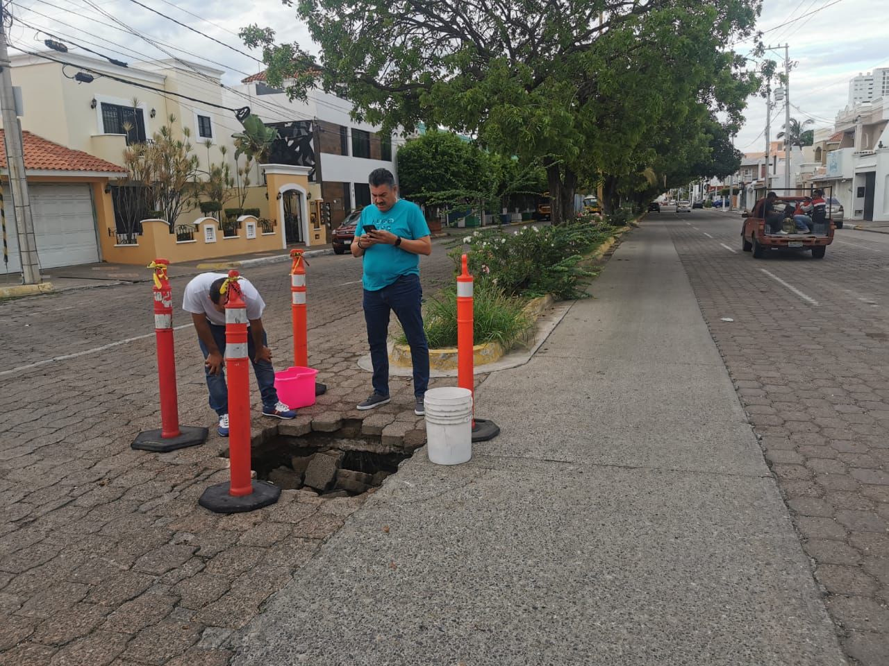 Obras Públicas trabaja en socavón de Lomas de Mazatlán. Foto: Cortesía