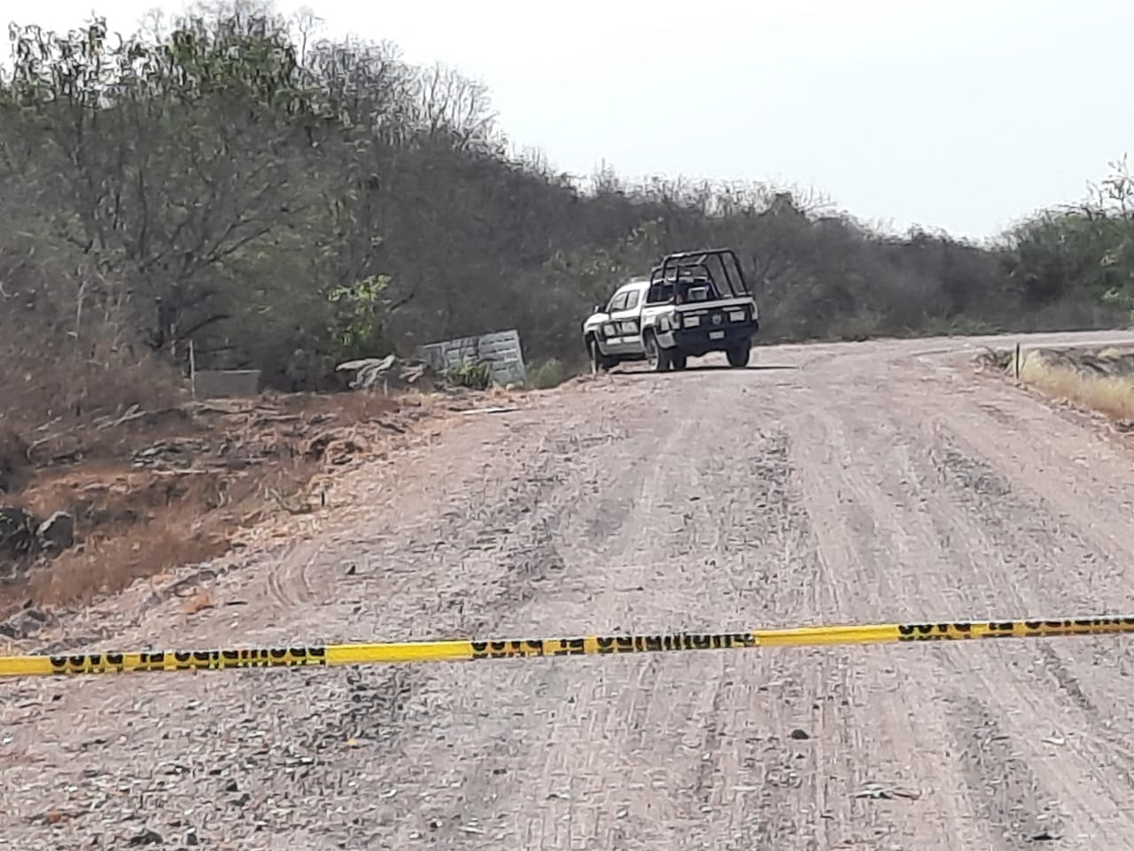 Policías municipales abaten a roba carro tras despojo de vehículo y persecución, en Culiacán