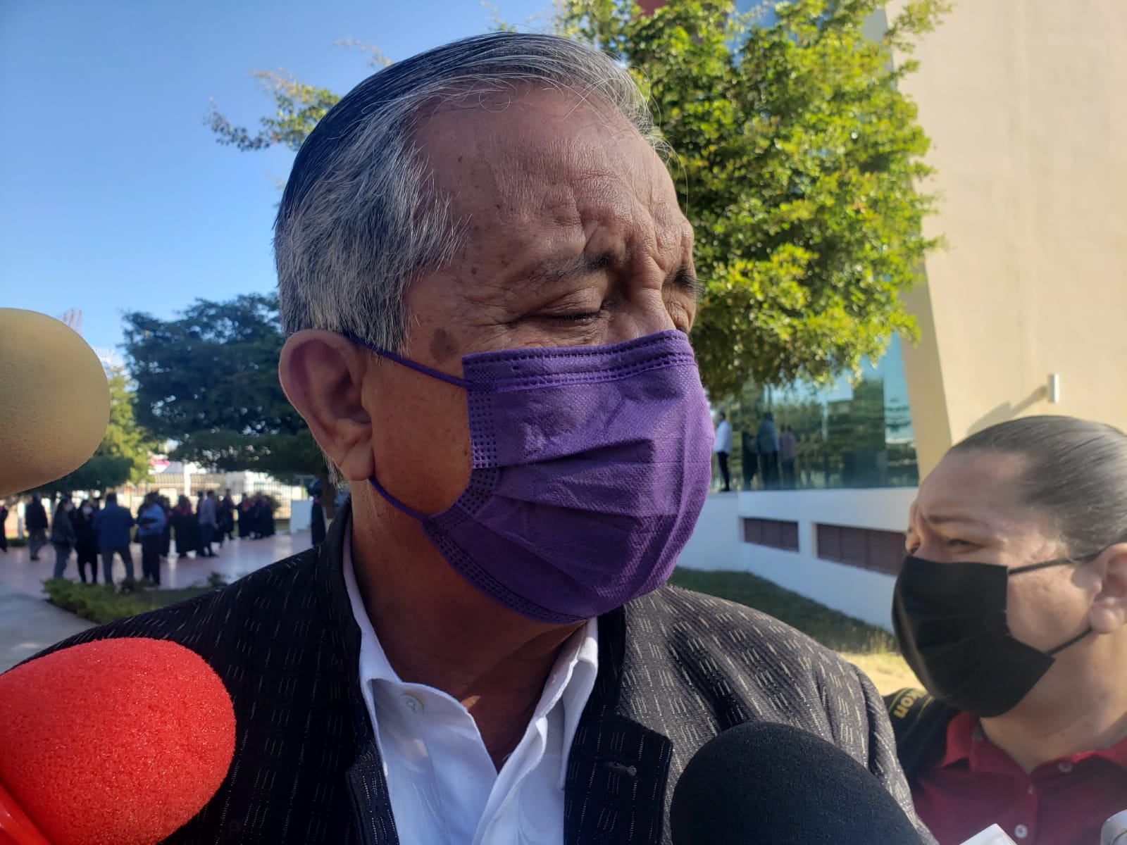 Que lo busquen, el presidente está enterado, Estrada Ferreiro responde a viudas de policías (Los Noticieristas)