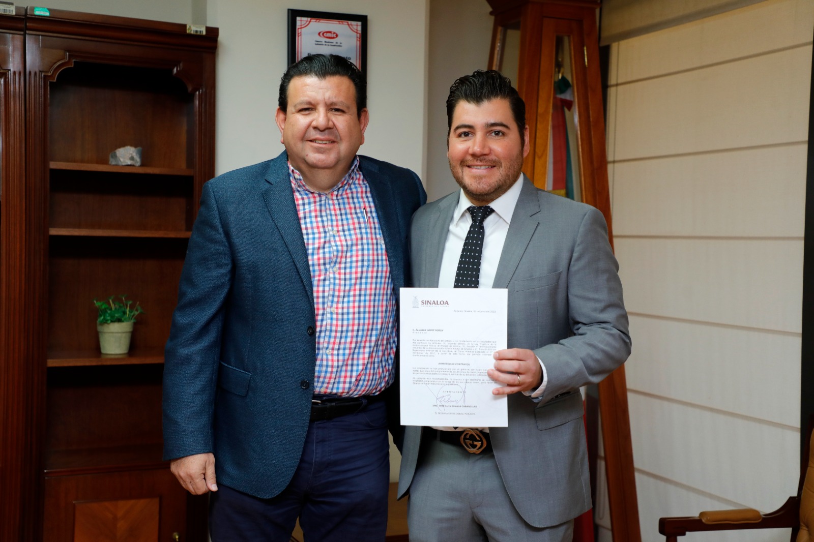 El secretario de Obras Públicas de Gobierno del Estado, tomó protesta este lunes a Rubén Álvarez López como nuevo director de Contratos de la Secretaría