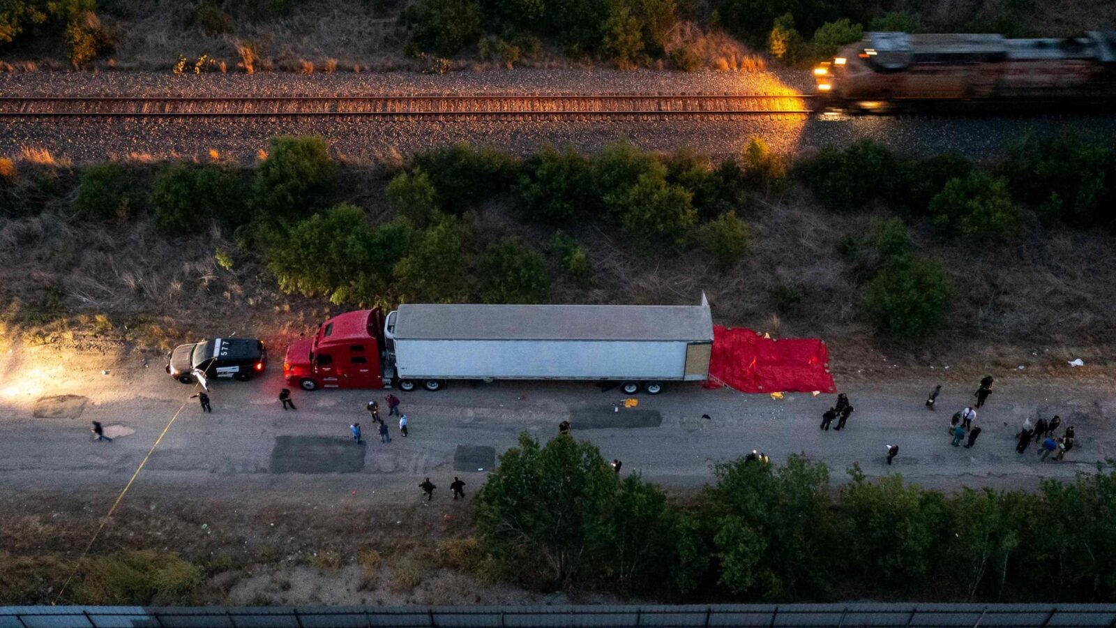 Trailer abandonado en Texas donde encontraron migrantes hacinados. Foto: Cortesía