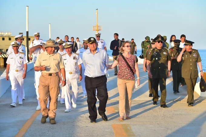 Tras cuatro horas de viaje en barco, llega AMLO a las Islas Marías (cortesía)