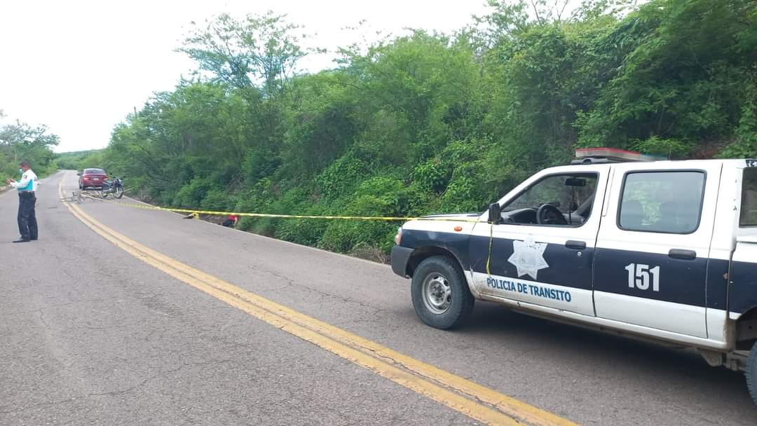 Una mujer muerta y un joven herido, al tronarles una llanta de la moto ...