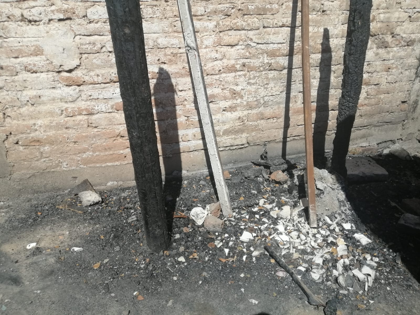 Vivienda incendiada en Higueras de Zaragoza, Ahome. Foto: Fidel Hernández