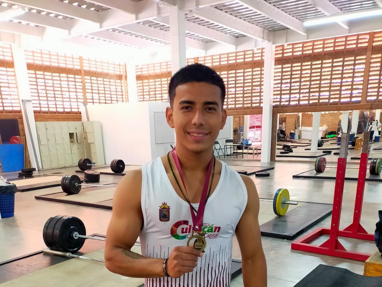 Por 40 mil pesos se acabó su sueño de jugar en primera división ahora es una joven promesa en Halterofilia