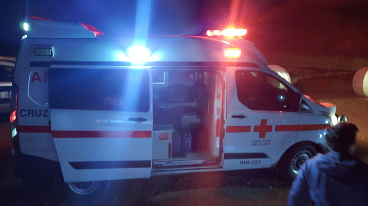 Ambulancia con traslado de heridos en accidentes herido jen Culiacán (Los Noticieristas)