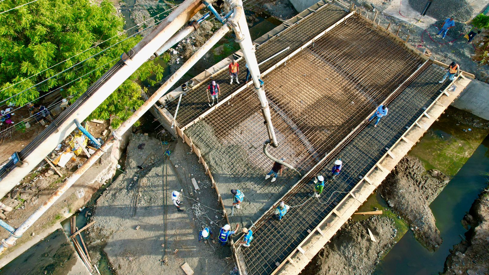 construcción del puente vehicular en villa verde en mazatlán