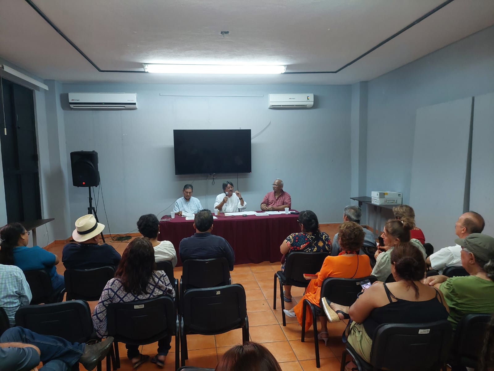 Honran al ambientalista Sergio Valle con la presentación del libro 'Naturaleza y Sociedad' Honran al ambientalista Sergio Valle con la presentación del libro 'Naturaleza y Sociedad'