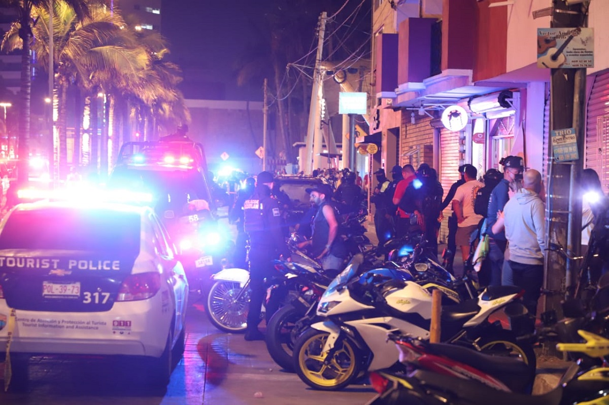 motociclista fallece por disparos arma de fuego paseo claussen Mazatlán