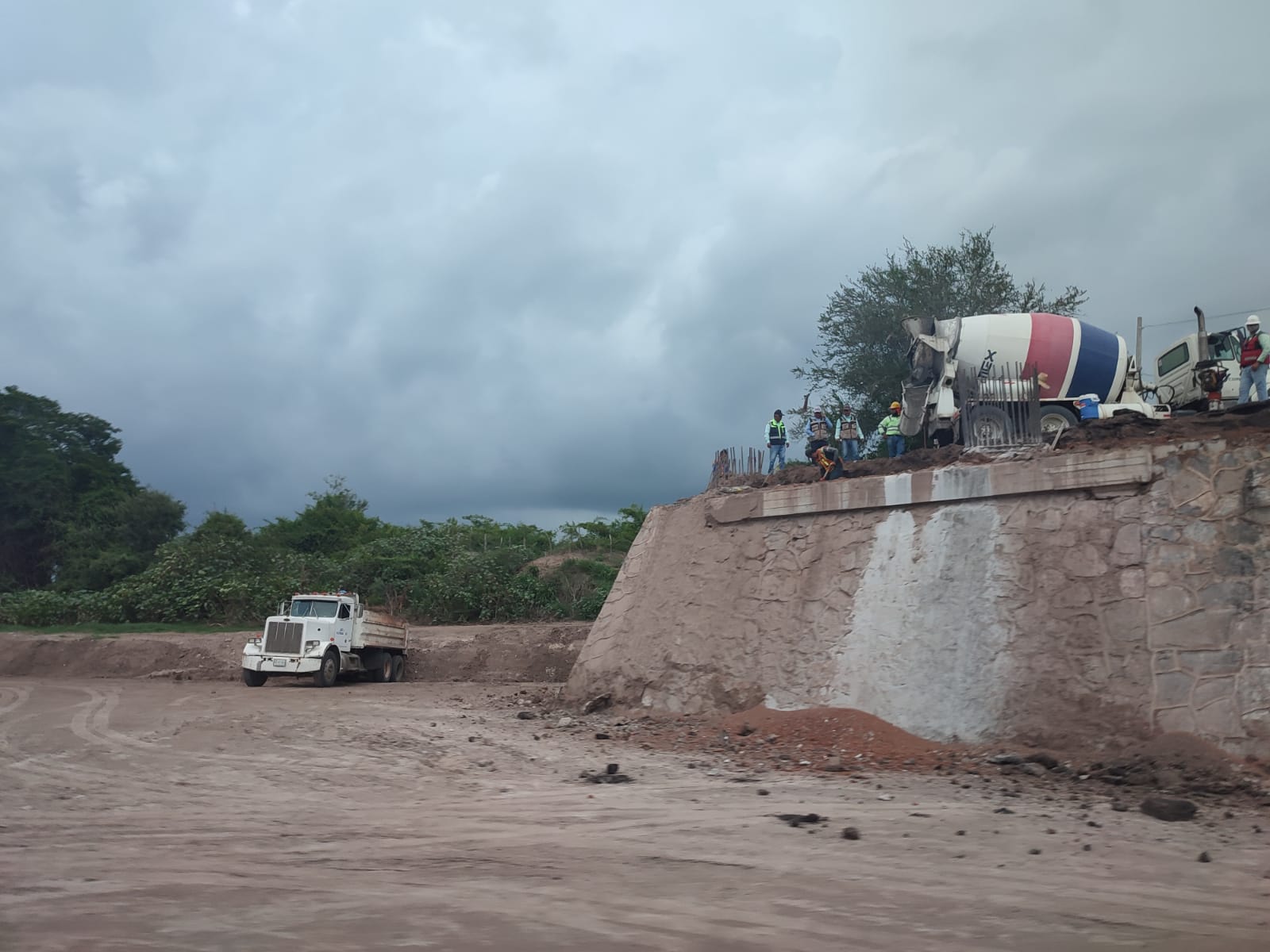 reconstrucción del puente El Quelite